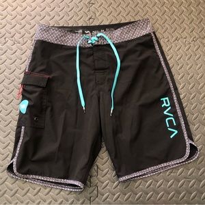 RVCA BOARDSHORTS